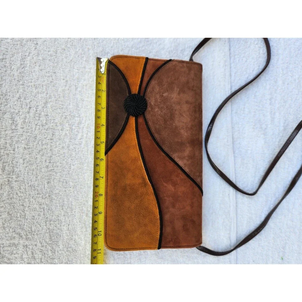 Unbranded strap has
